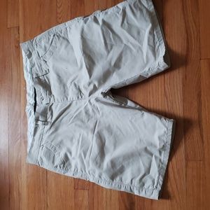 Opal Jean's khaki Mens Bermuda Shorts size 38